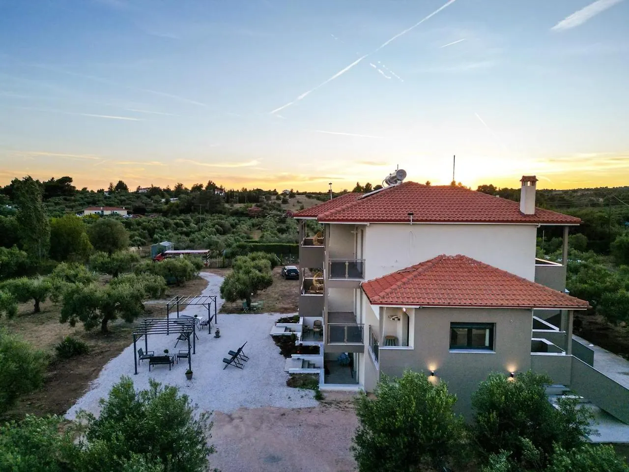 G C Luxury Apartments Nikiti  Nikiti (Sithonia)