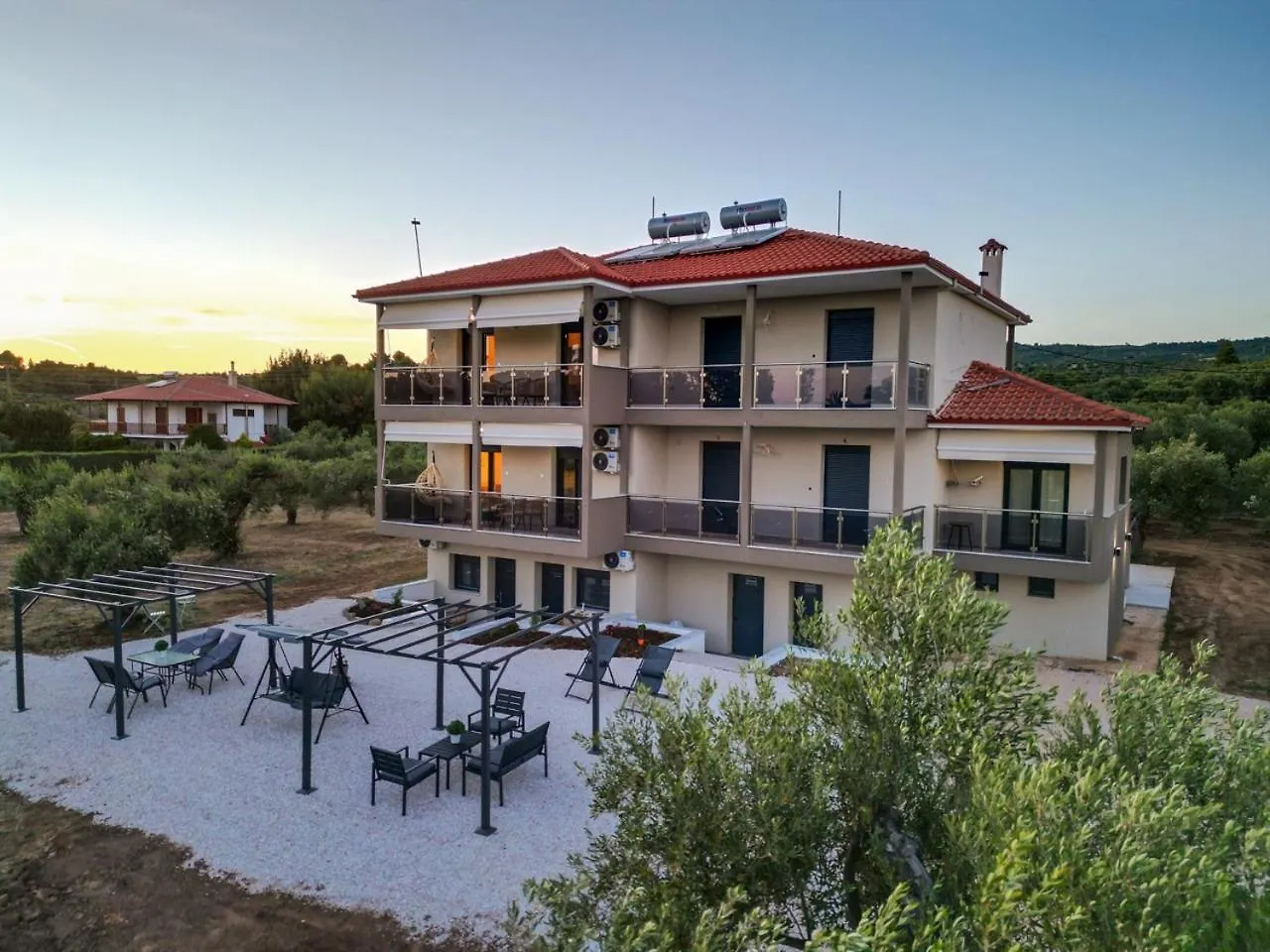 G C Luxury Apartments Nikiti