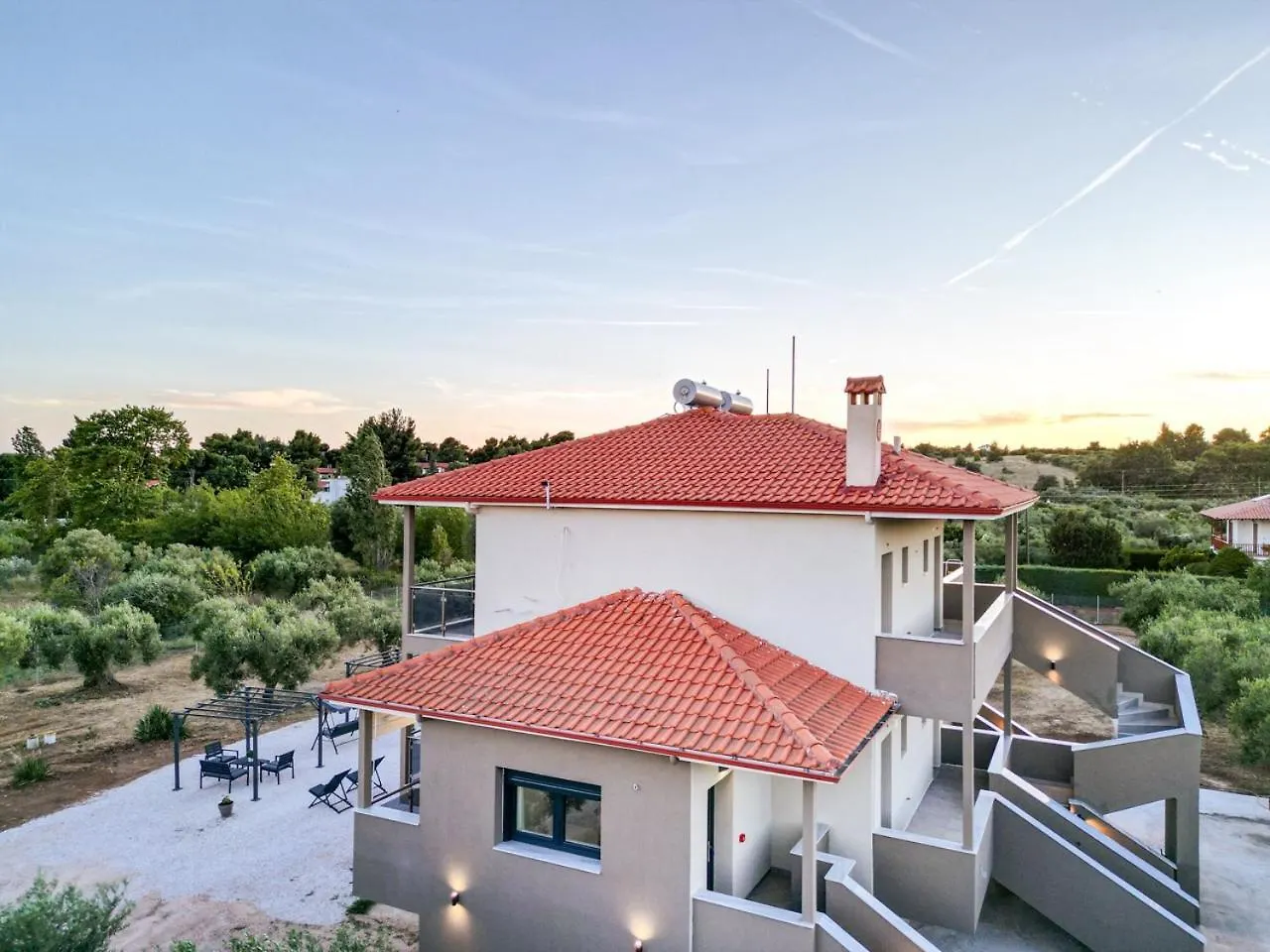 G C Luxury Apartments Nikiti