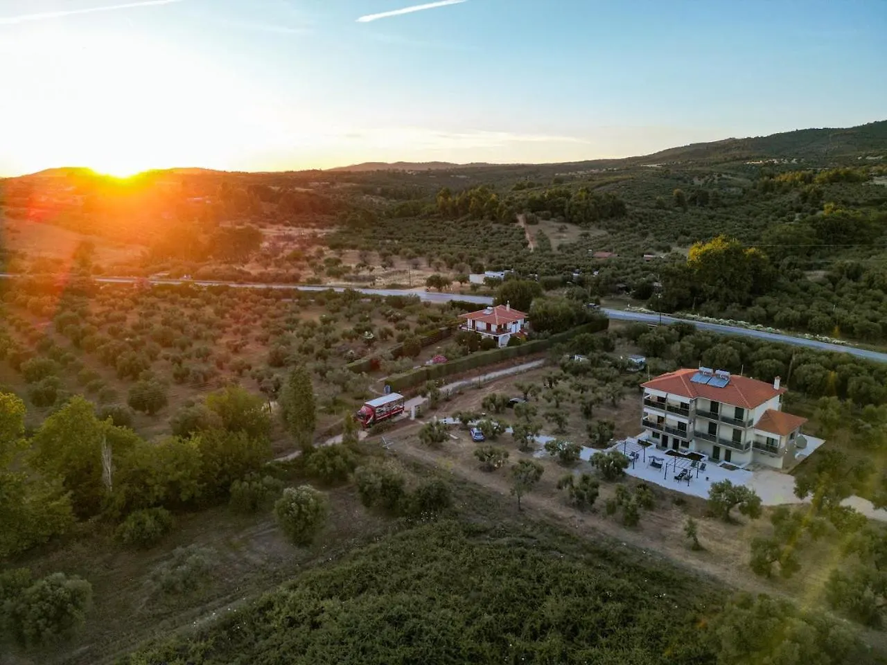 G C Luxury Apartments Nikiti