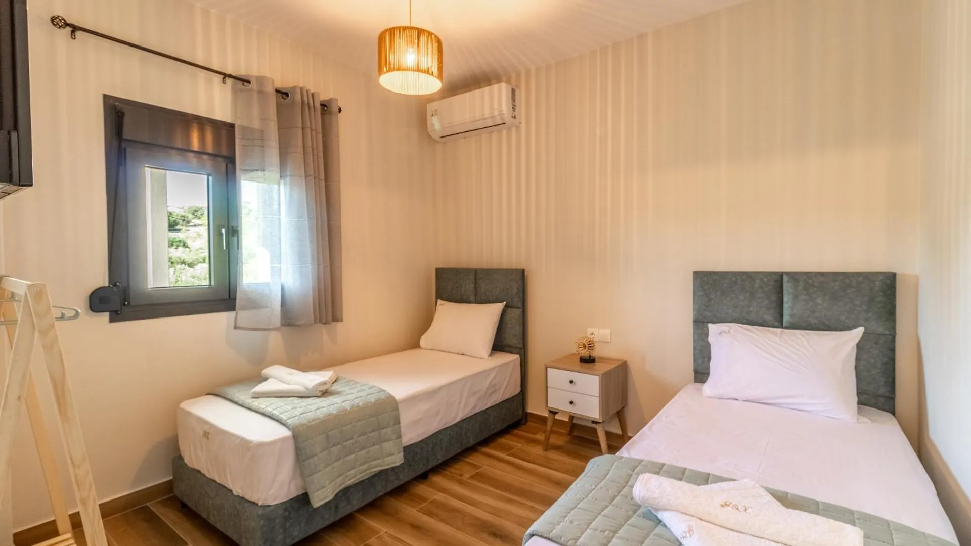 G C Luxury Apartments Nikiti