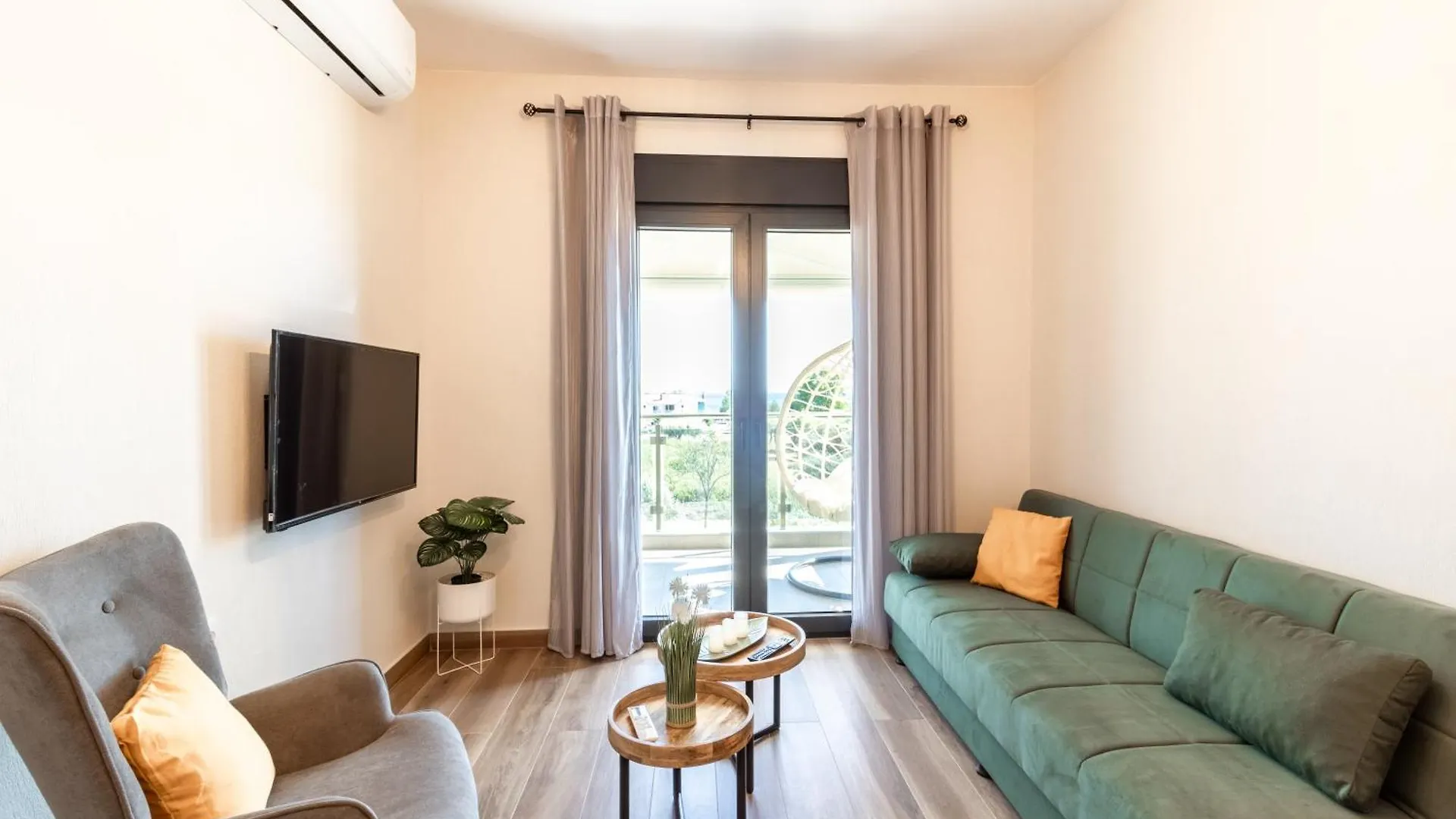 G C Luxury Apartments Nikiti